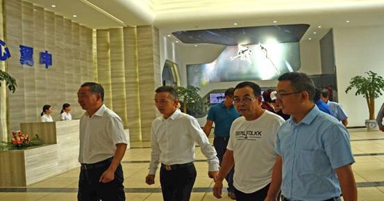 涪陵区委书记及宗申产业集团董事局主席莅临ylzz总站线路检测中心参观指导(图1)